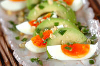 塩麹卵とアボカドのサラダ