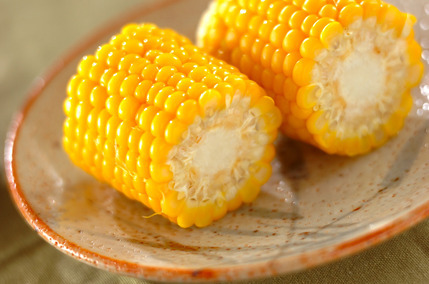 甘み引き出す とうもろこしの茹で方 3分で完成