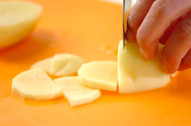 ジャガイモのみそ汁の作り方の手順1