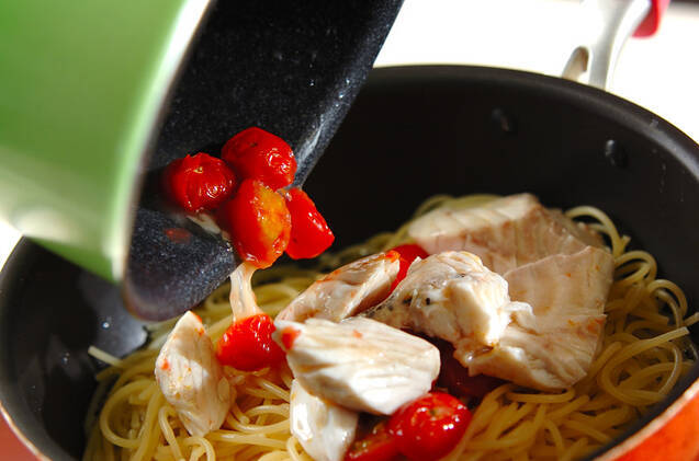 スズキとプチトマトのパスタの作り方の手順4