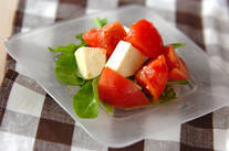 トマトとモッツァレラのサラダ