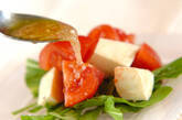 トマトとモッツァレラのサラダの作り方2