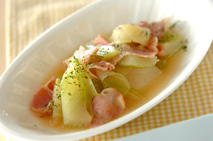 セロリとベーコンの煮物