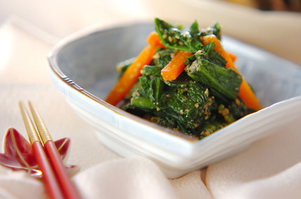 ホウレン草のゴマみそ和え