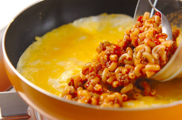 マカロニ入りオムレツの作り方の手順6