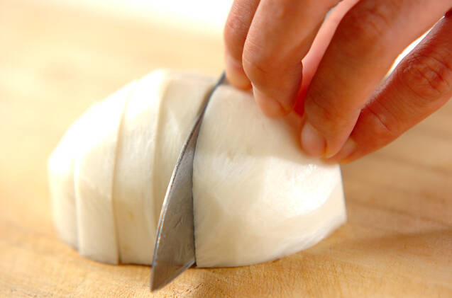 カブとカキの中華炒めの作り方の手順1