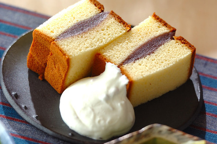 あんカステラの桜クリーム添え