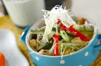 せん切り野菜のサラダ