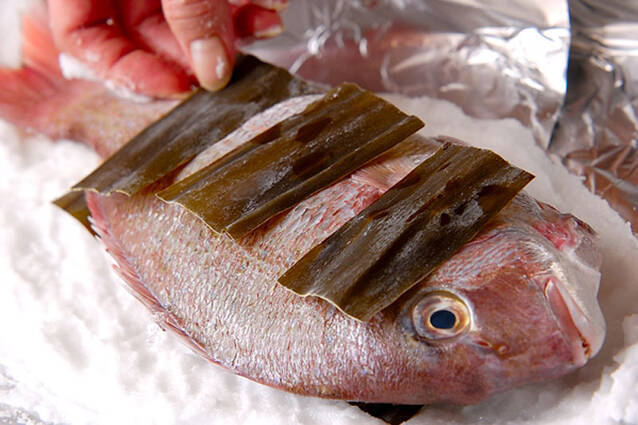 鯛の塩窯焼きの作り方の手順5