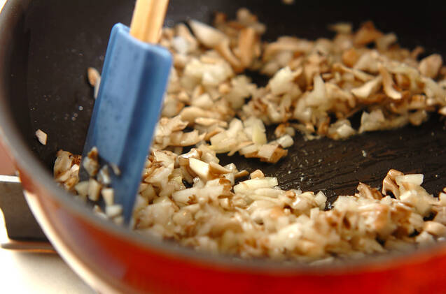 マイタケ入りハンバーグの作り方の手順1