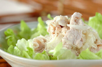 塩麹豚しゃぶのオニオンサラダ