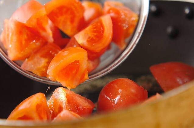 トマトのアンチョビ炒めの作り方の手順4
