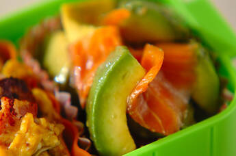 アボカドとスモークサーモン