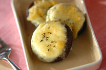 旨みたっぷり香ばしい！シイタケのマヨチーズ焼き