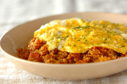 ふわふわ卵のオムライス 市販のミートソースで簡単