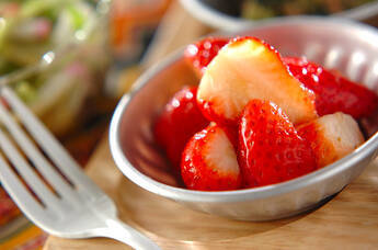 イチゴのハチミツがけ