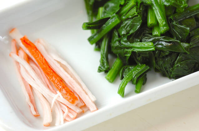 ホウレン草とカニカマの和え物の作り方の手順1