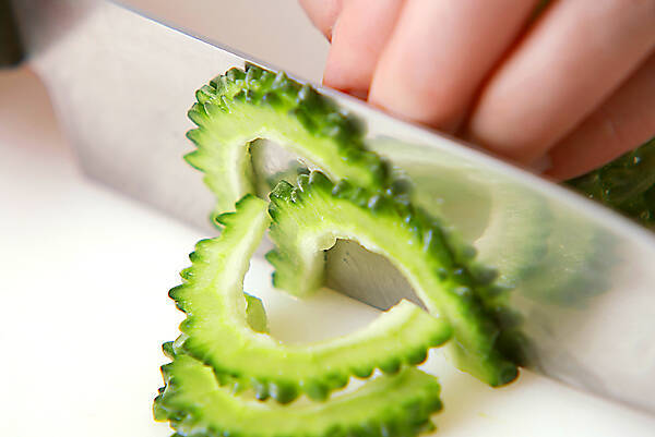 ゴーヤのカレー炒めの作り方の手順1