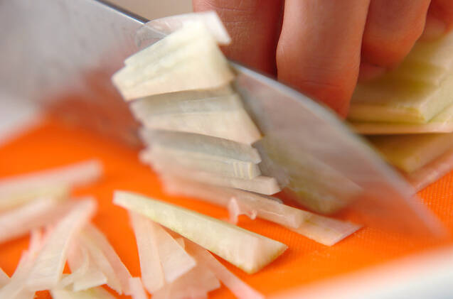大根とチーズのサラダの作り方の手順1