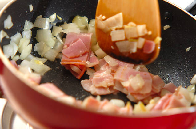 ヒヨコ豆とベーコンのトマト煮の作り方の手順2