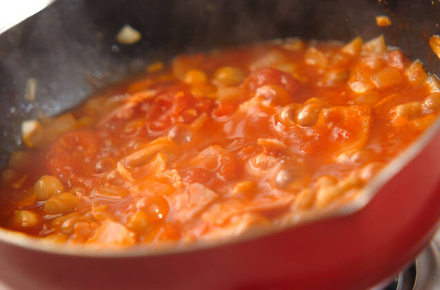 ヒヨコ豆とベーコンのトマト煮の作り方の手順3