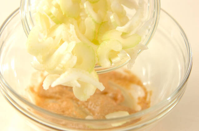 セロリと明太子のサラダの作り方の手順3