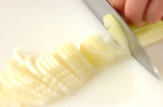 セロリと明太子のサラダの作り方の手順1