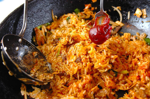 激辛カルビ五穀米チャーハンの作り方の手順4