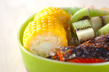 ゆでトウモロコシ