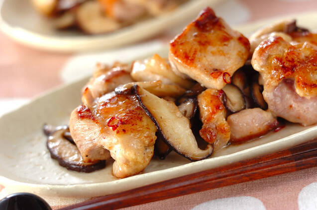 鶏肉とシイタケのシンプルピリ辛炒め
