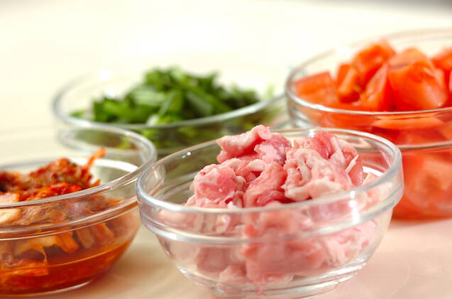 豚キムチパスタの作り方の手順1