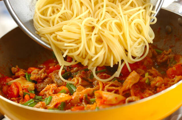 豚キムチパスタの作り方の手順7