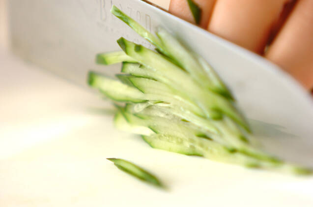 韓国風キュウリの和えものの作り方の手順1