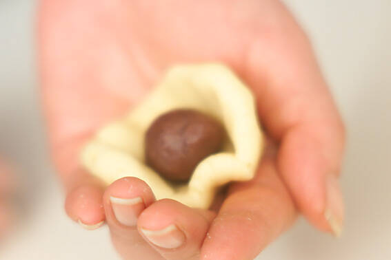 あん入り揚げゴマドーナツの作り方の手順6