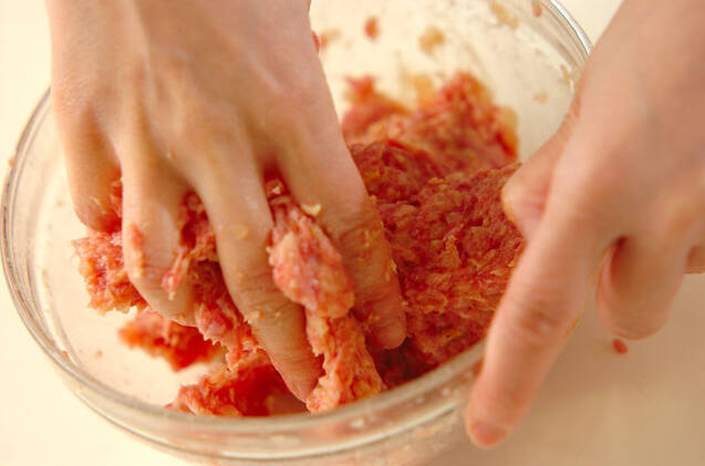 トマト煮込みハンバーグの作り方の手順3