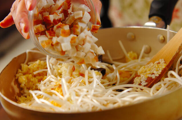 モヤシとキクラゲのチャーハンの作り方の手順3