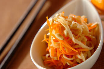 ニンジンと切干し大根の甘酢和え