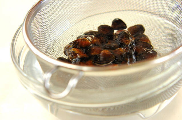 シジミと大葉のお吸い物の作り方の手順1