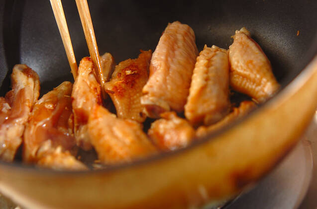 あとひくおいしさ！手羽中の甘辛煮の作り方の手順3