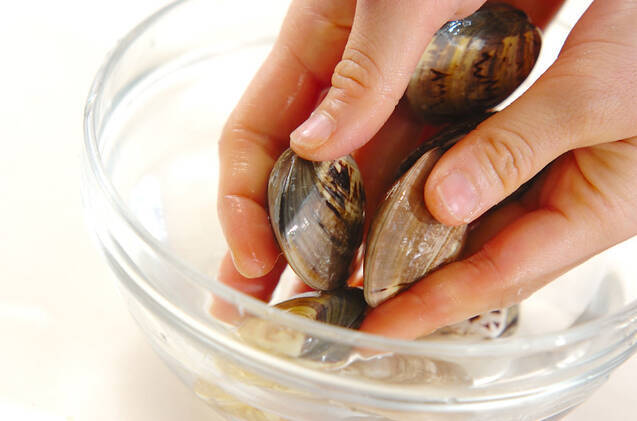 貝のお吸い物の作り方の手順1