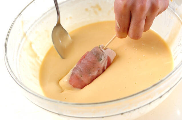 串カツ・豚肉ともちの作り方の手順2