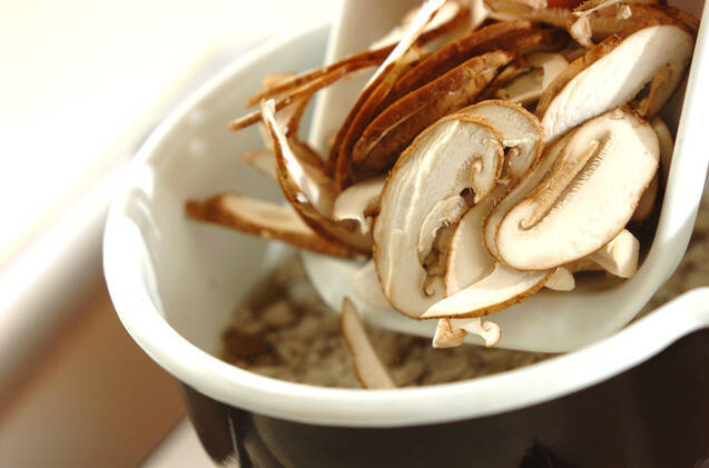 シイタケ・シメジのかき玉汁の作り方の手順4