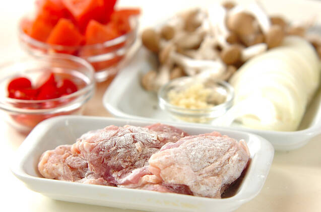 マンネリ防止に！鶏もも肉としめじのケチャップ煮 by杉本 亜希子さんの作り方の手順1