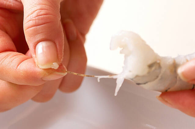 エビとリンゴのフリッターの作り方の手順2