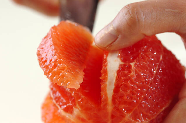 グレープフルーツのハチミツレモン風味の作り方の手順1