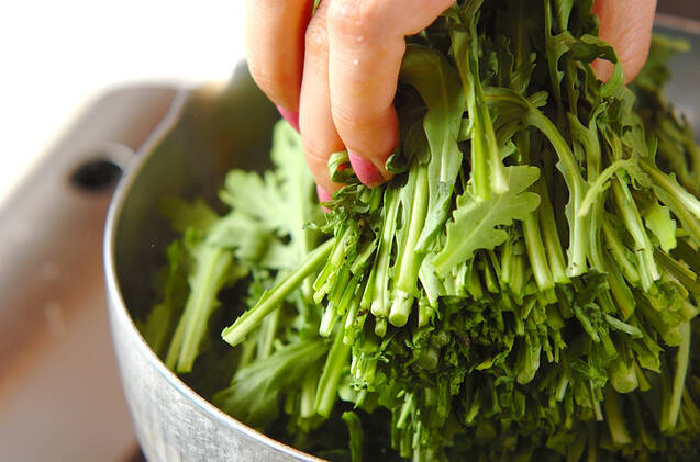 菊菜の白和えの作り方の手順1