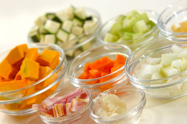 カラフル野菜のトマト煮の作り方の手順1