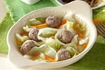 優しい味わい！ショウガ香る肉団子のたっぷりキャベツ煮