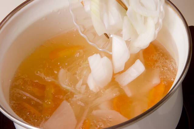 基本の豚汁 ほっとする美味しさ 具だくさんのコクと旨みの作り方の手順5