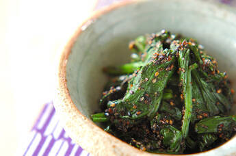 ホウレン草のゴマ汚し